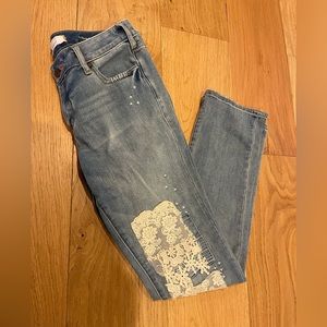Sundance Straight leg Jeans. Magnolia. Size 30 x inseam 32. Stretch